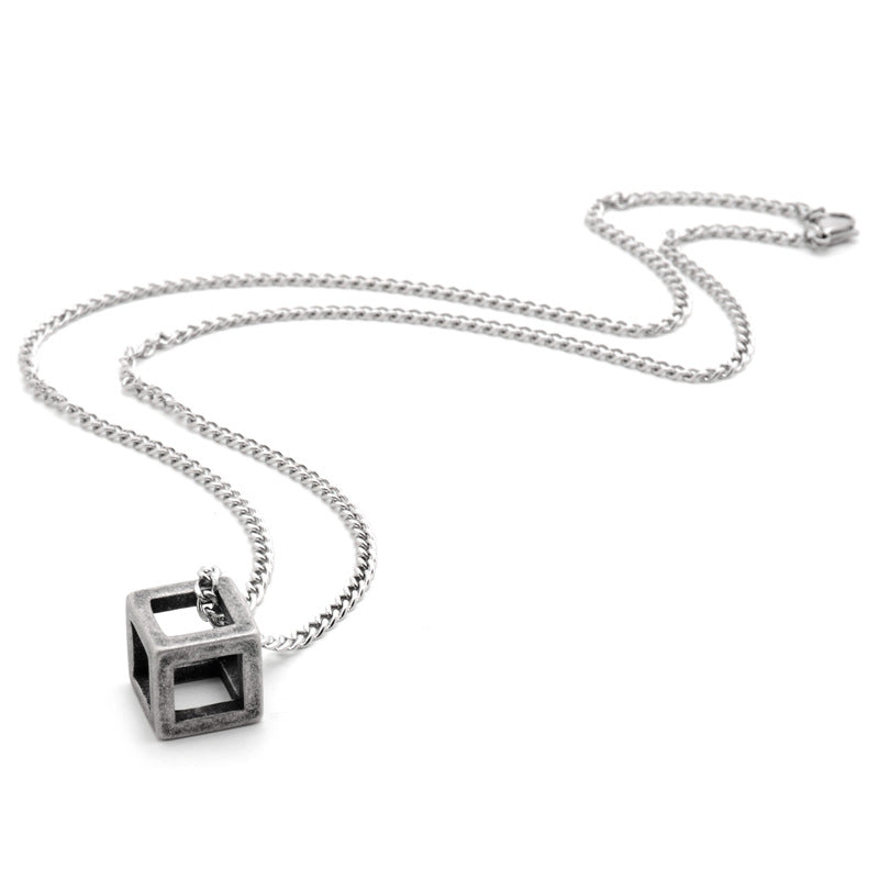 Cadena para Hombre con Dije de Cubo 3D – Acero Inoxidable Estilo Retro