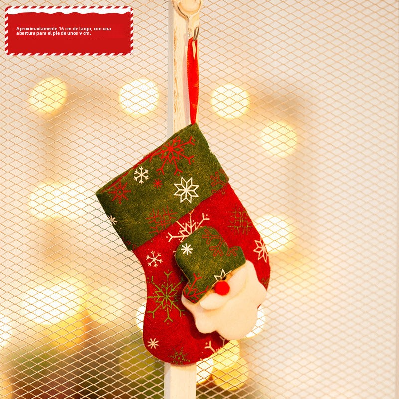 Decoraciones Navideñas: Calcetines de Santa, Bolsas de Regalo, Niño y Muñeco de Nieve