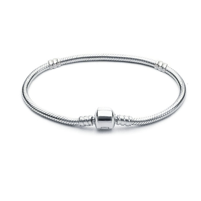 Brazalete Minimalista en Plata – Cadena de Serpiente con Broche de Seguridad