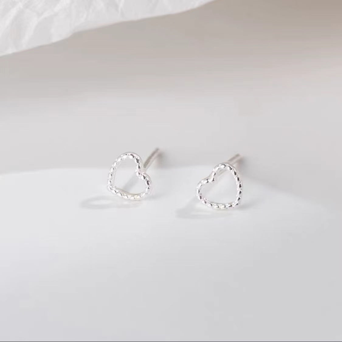 Pendientes de Botón Siluetas Geométricas en Plata Pura S999 – Diseño Minimalista y Elegante