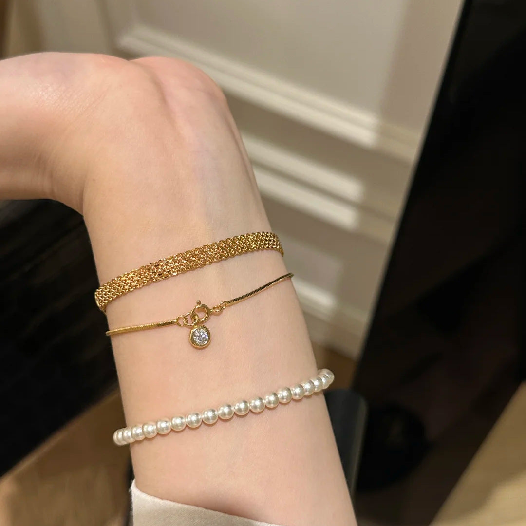 Pulsera en Plata de ley: tejido en Malla, diseño Minimalista estilo Correa de Reloj