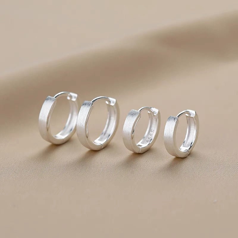 Candongas de Plata Pura 999 – Diseño Retro con Acabado Mate Unisex