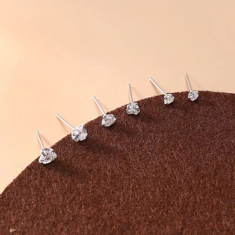 Pendientes de Corazón en Zirconia – Plata Pura 999, Estilo Botón