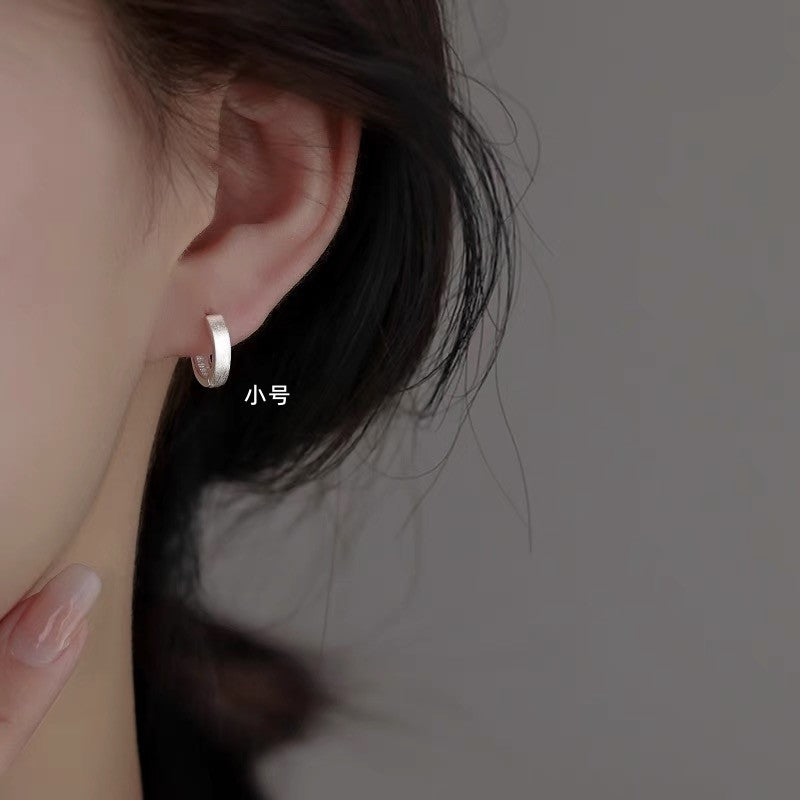 Candongas de Plata Pura 999 – Diseño Retro con Acabado Mate Unisex