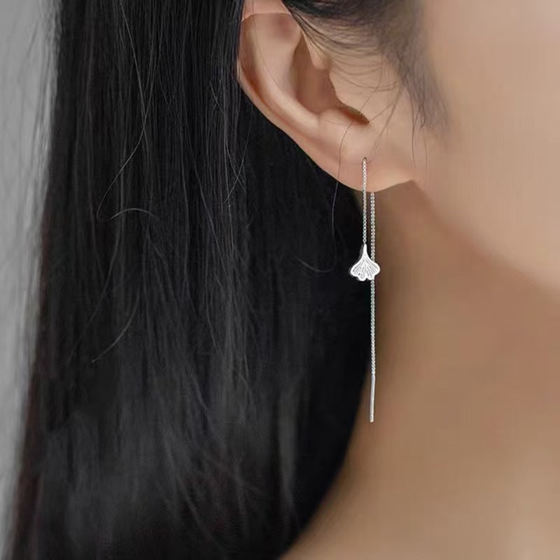 Aretes Enhebrador de Hoja de Ginkgo en Plata 925 – Cadenas Colgantes para Mujer