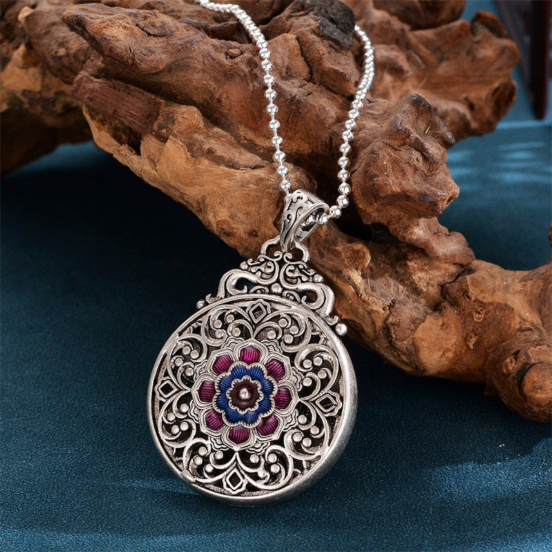 Collar de diseño minimalista chino: colgante de esmalte de colores con mantra de seis palabras