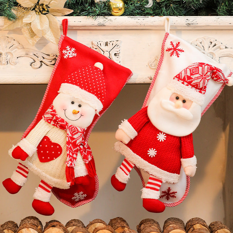 Decoraciones Navideñas: Calcetines de Santa, Bolsas de Regalo, Niño y Muñeco de Nieve