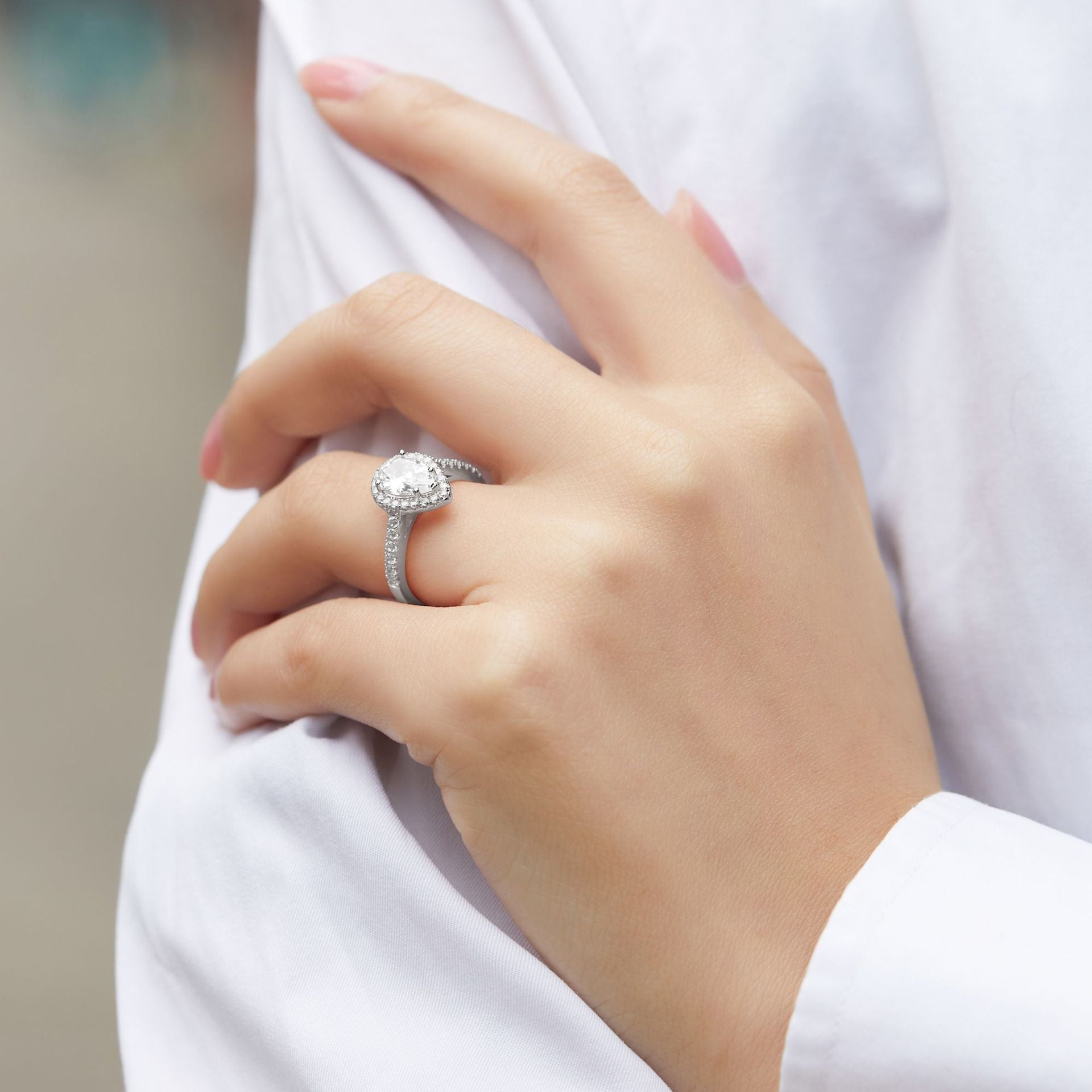 Anillo de Compromiso en Plata 925 para Mujer – Piedras Brillantes Corte Diamante