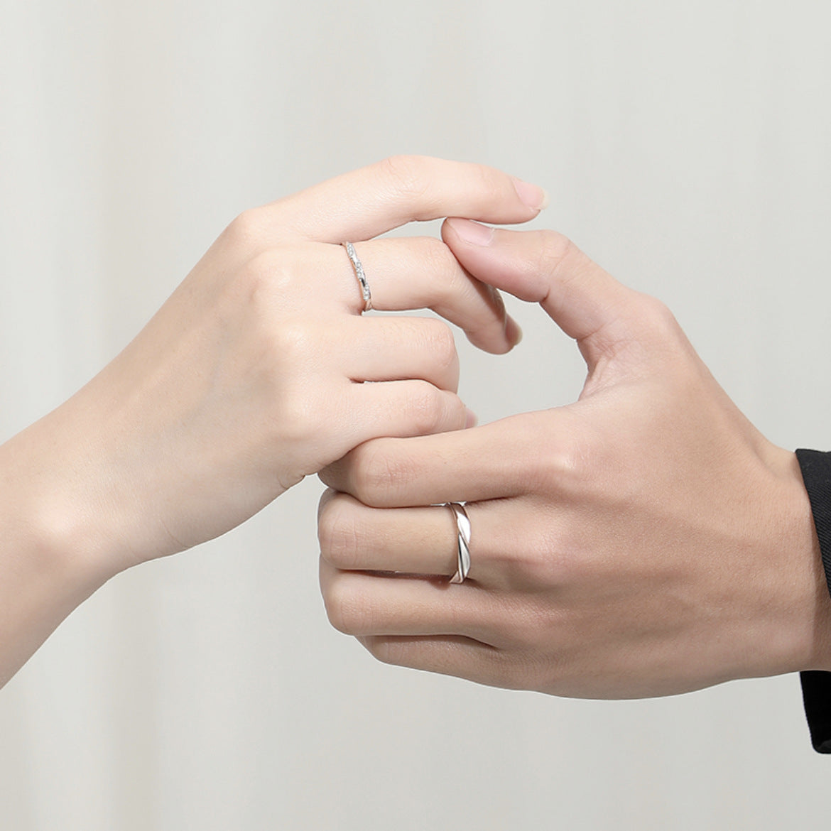 Argollas de Matrimonio para Pareja en Plata S925 – Diseño Abierto y Ajustable