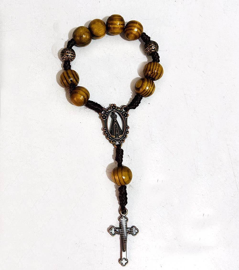 Rosario tradicional de Madera con Cruz – Colores Café Claro, Oscuro y Negro