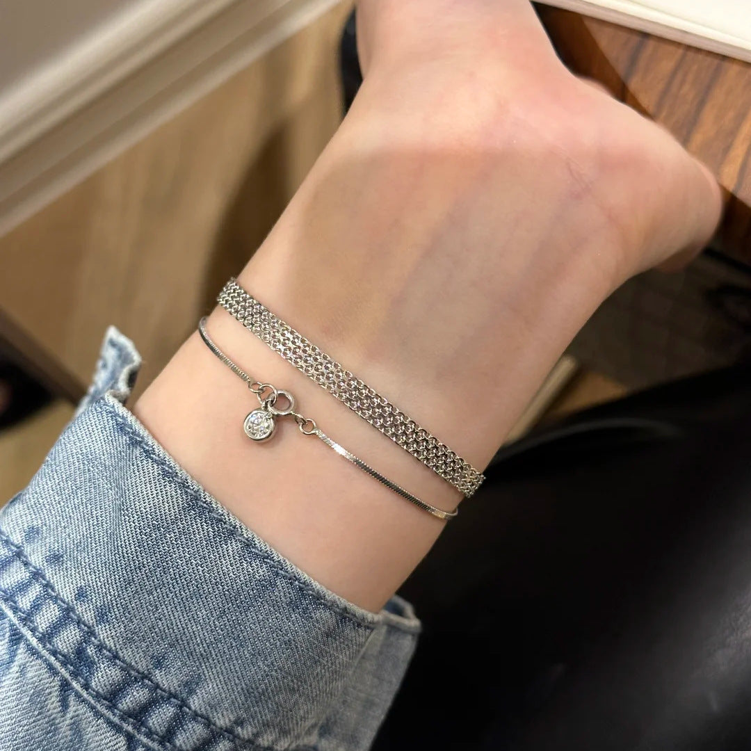 Pulsera en Plata de ley: tejido en Malla, diseño Minimalista estilo Correa de Reloj