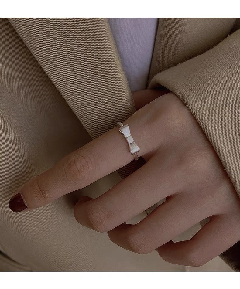 Anillo Juvenil Ajustable en Plata S925 – Estilo de Lazo para Adolescentes