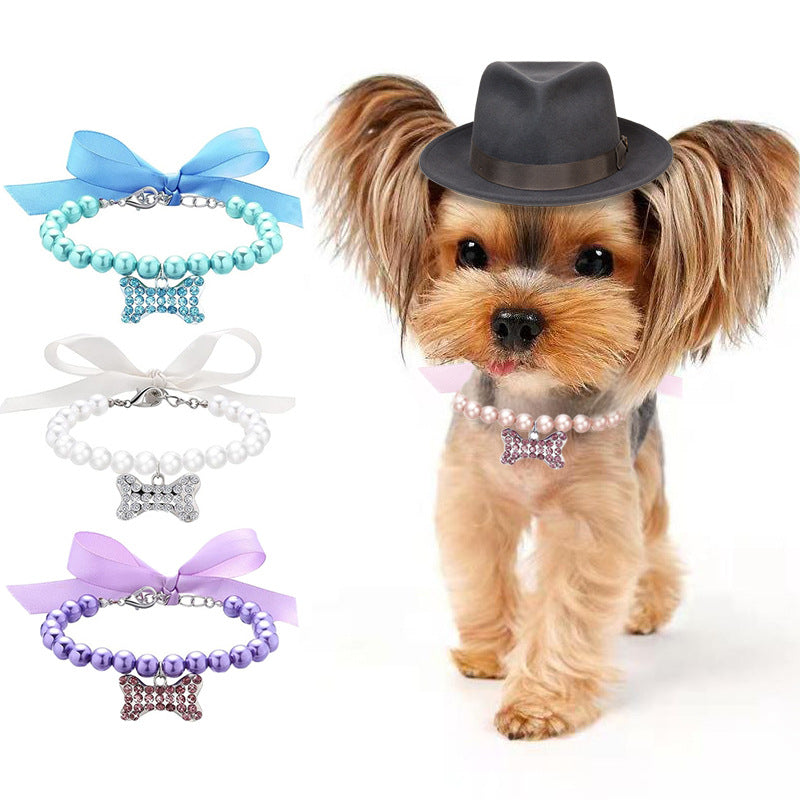 Collar con perlas y charm de cristales para perro pequeño
