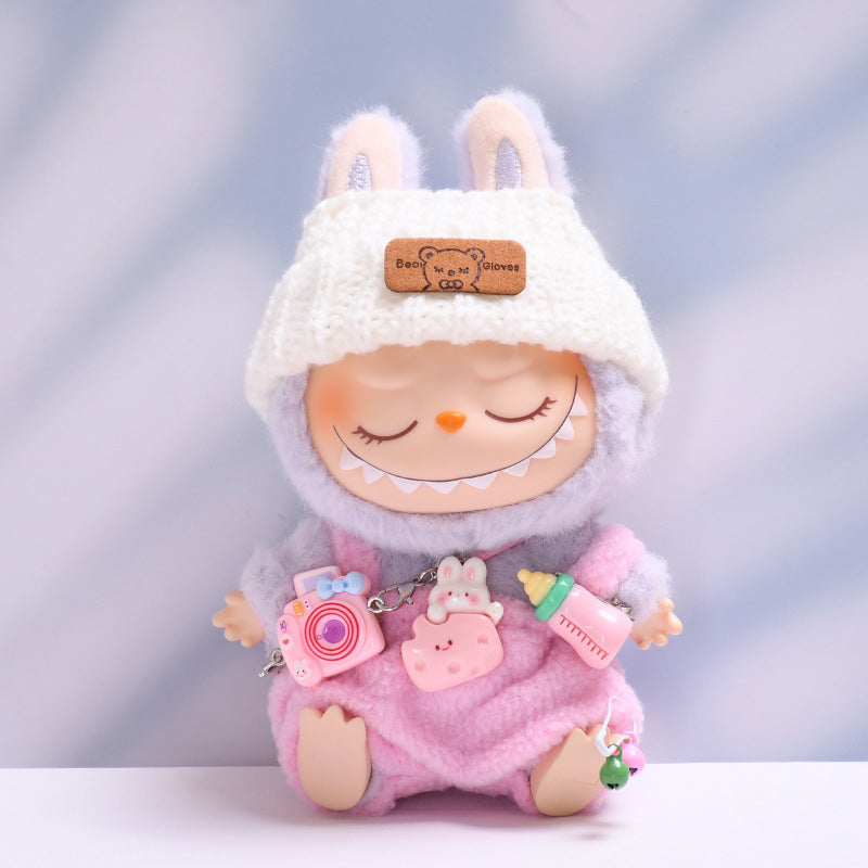 Overol con Accesorios para Muñeca Labubu 17 cm – Biberón y Cámara de Juguete (Muñeca No Incluida)