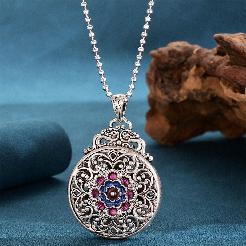 Collar de diseño minimalista chino: colgante de esmalte de colores con mantra de seis palabras