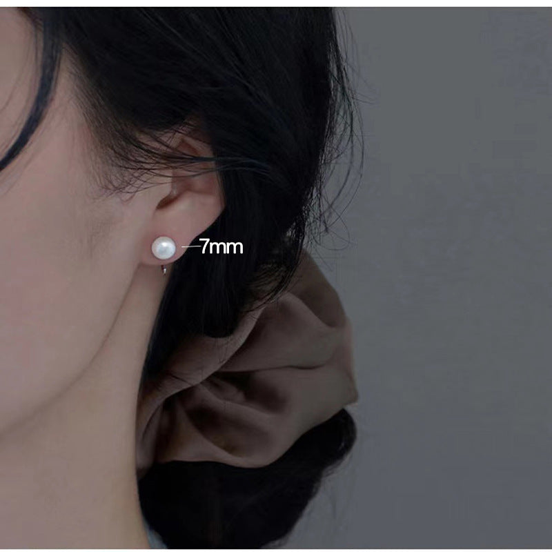 Pendientes de Botón en Plata 999 con Perla – Cierre de Gancho