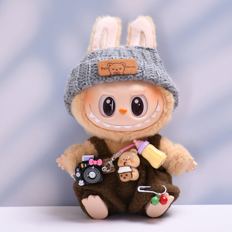 Overol con Accesorios para Muñeca Labubu 17 cm – Biberón y Cámara de Juguete (Muñeca No Incluida)