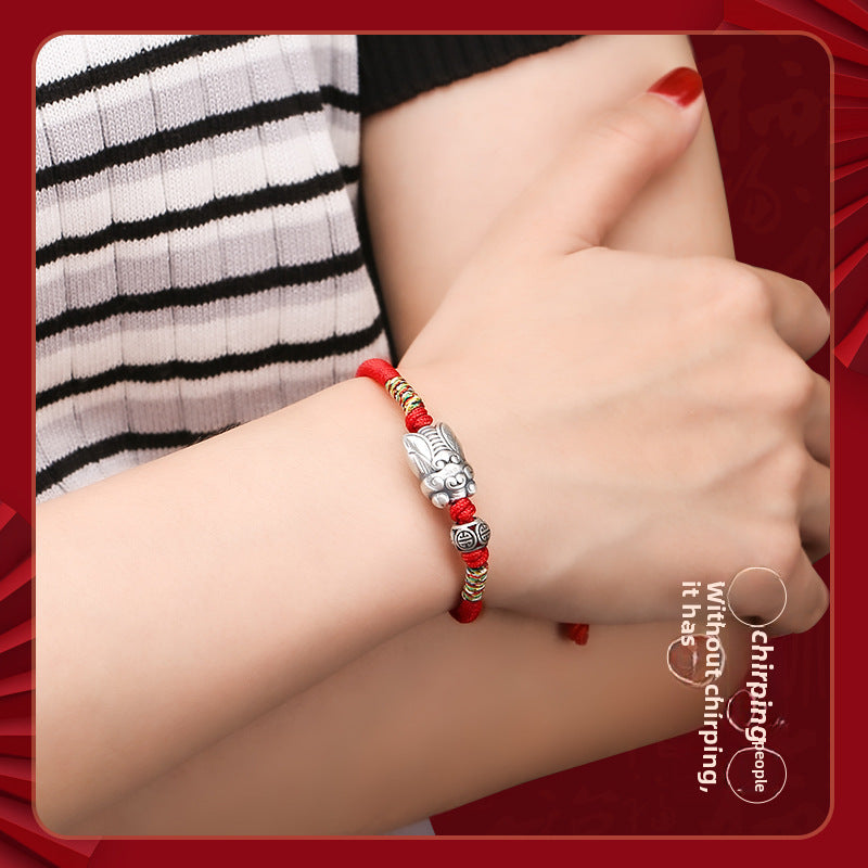 Pulsera Roja de la Suerte con Dije de Cigarra – Amuleto de Protección y Cambio