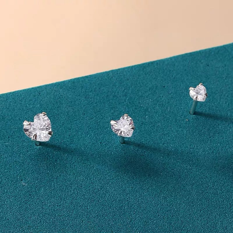 Pendientes de Corazón en Zirconia – Plata Pura 999, Estilo Botón