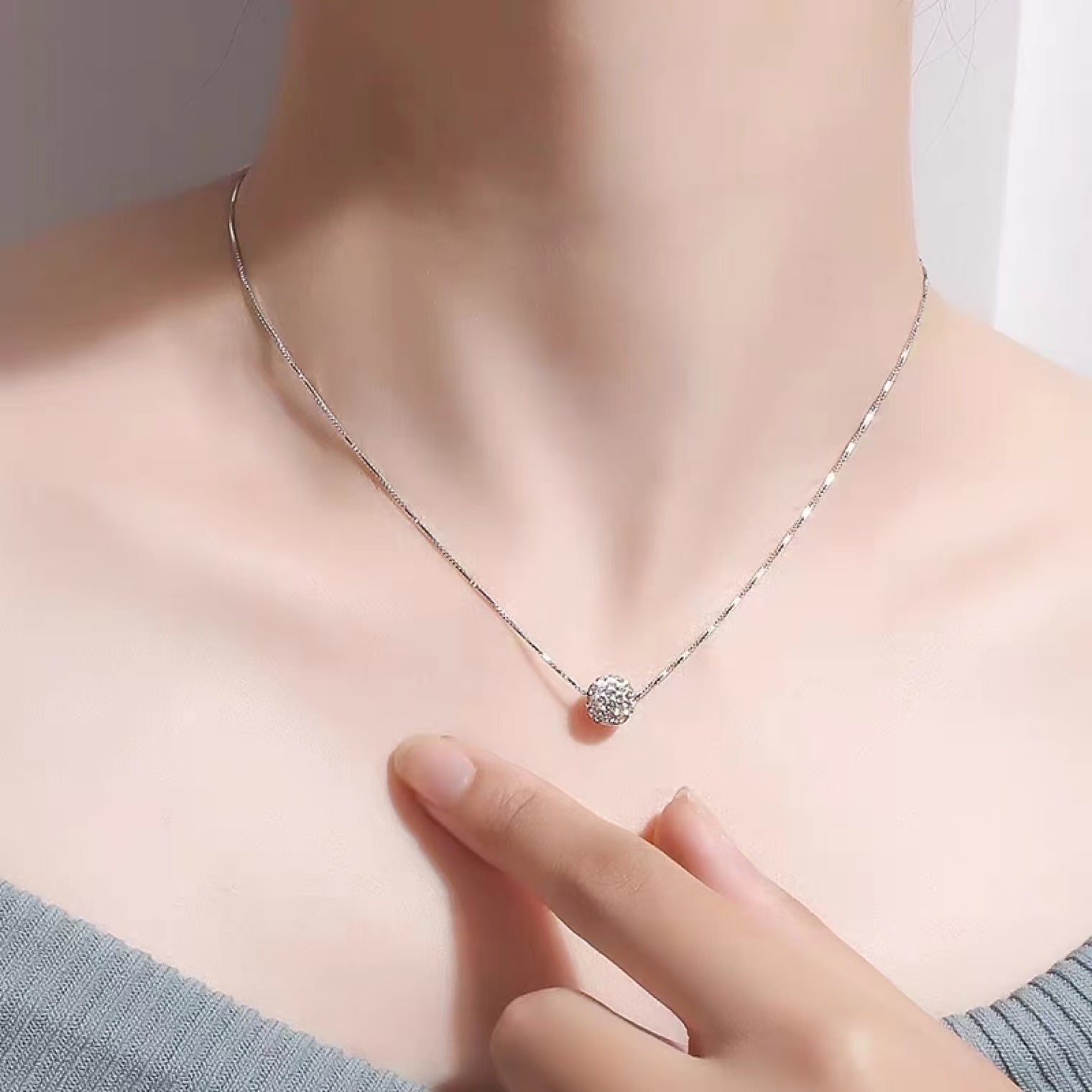 Collar para Clavícula en Plata 925 – Colgante de Esfera con Circonitas para Mujer