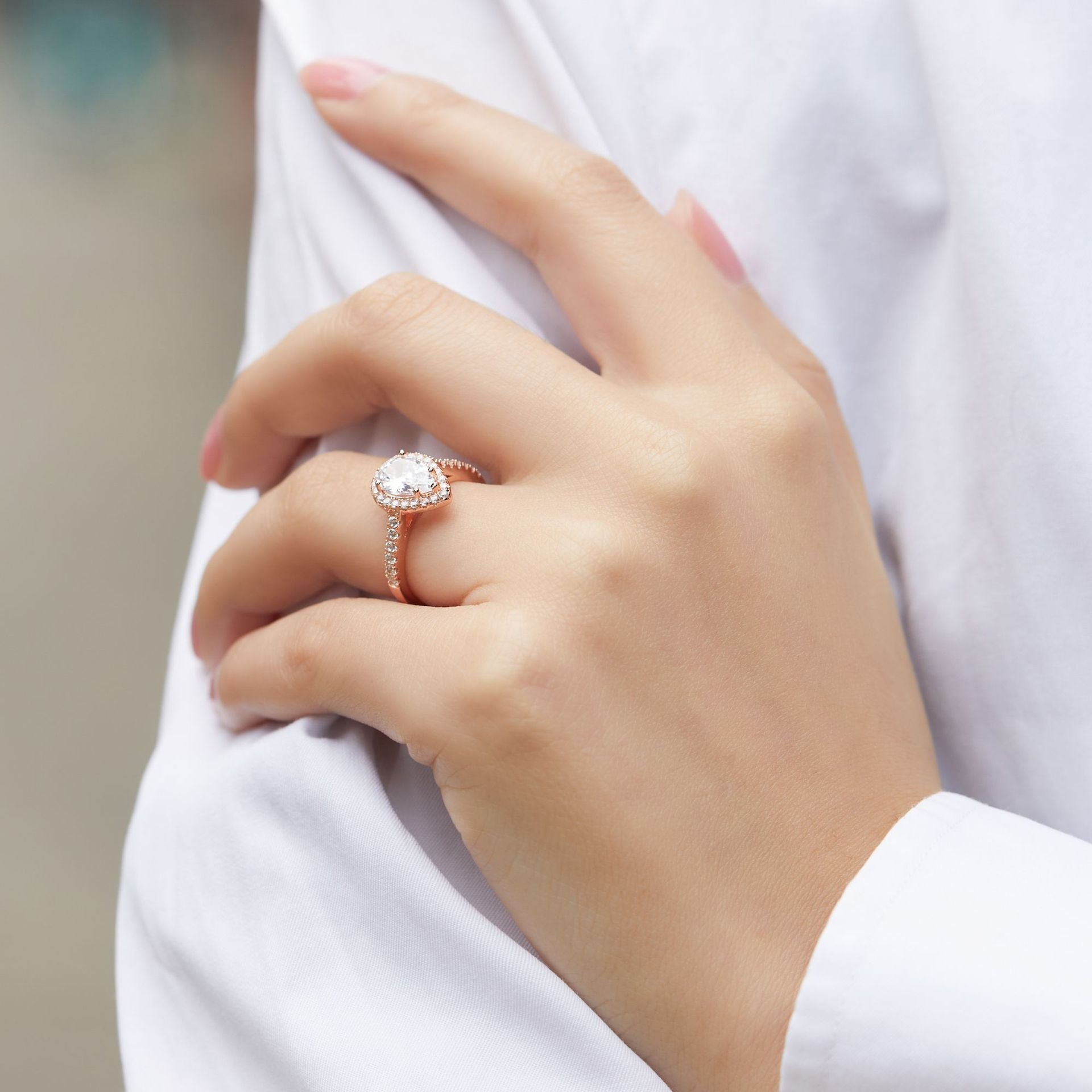 Anillo de Compromiso en Plata 925 para Mujer – Piedras Brillantes Corte Diamante