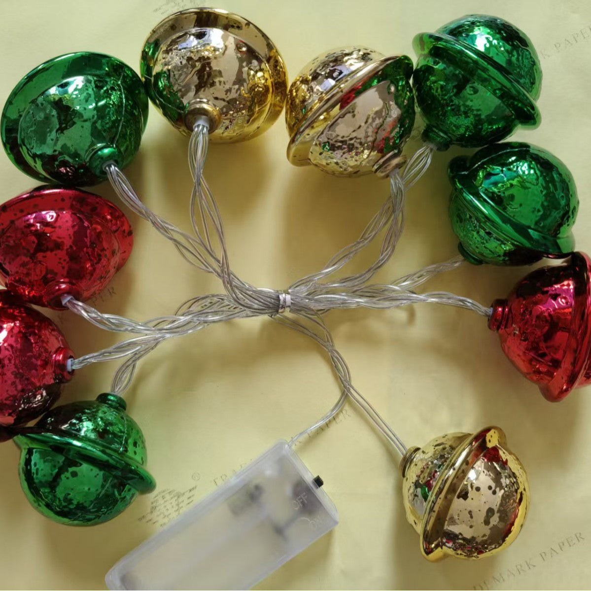 Luces Navideñas LED con Figuras Perforadas: Iluminación Decorativa para Árbol y Ambiente