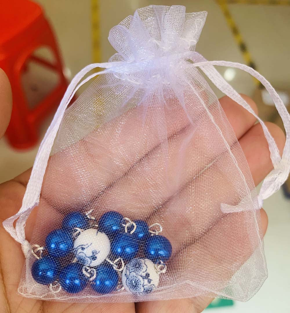 Pulsera Religiosa de Rosas con la Virgen del Carmen – Recuerdo de Bautizo o Primera Comunión