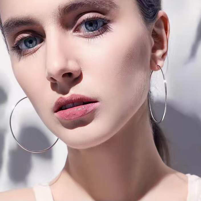 Candongas Grandes Plata 925 – Acabado Brillante y Moderno