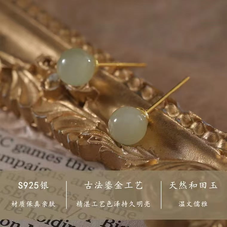 Aretes Botón en Plata 925 con Jade Natural de Hetian – Piedra Protectora y de Buena Suerte