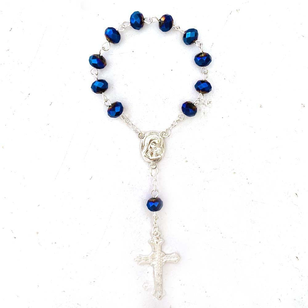 Pulsera Religiosa Virgen del Carmen – Recuerdo de Bautizo con Cuentas Acrílicas Decoradas