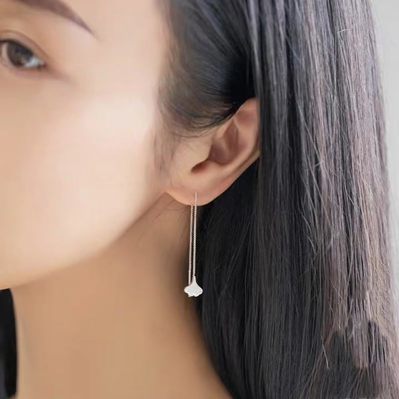 Aretes Enhebrador de Hoja de Ginkgo en Plata 925 – Cadenas Colgantes para Mujer