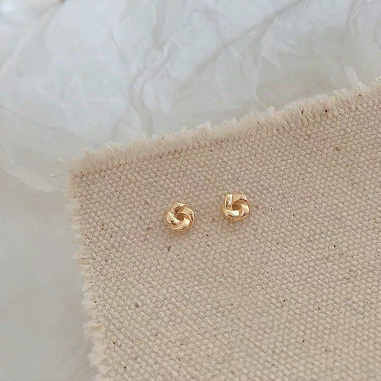 Pendientes Botón de plata 925: Diseño minimalista para niñas