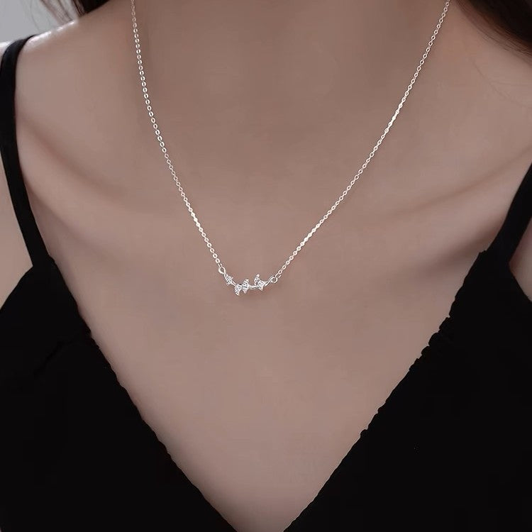 Collar Hoja de Ginkgo en Plata Pura 999 – Símbolo de Resiliencia para Mujer