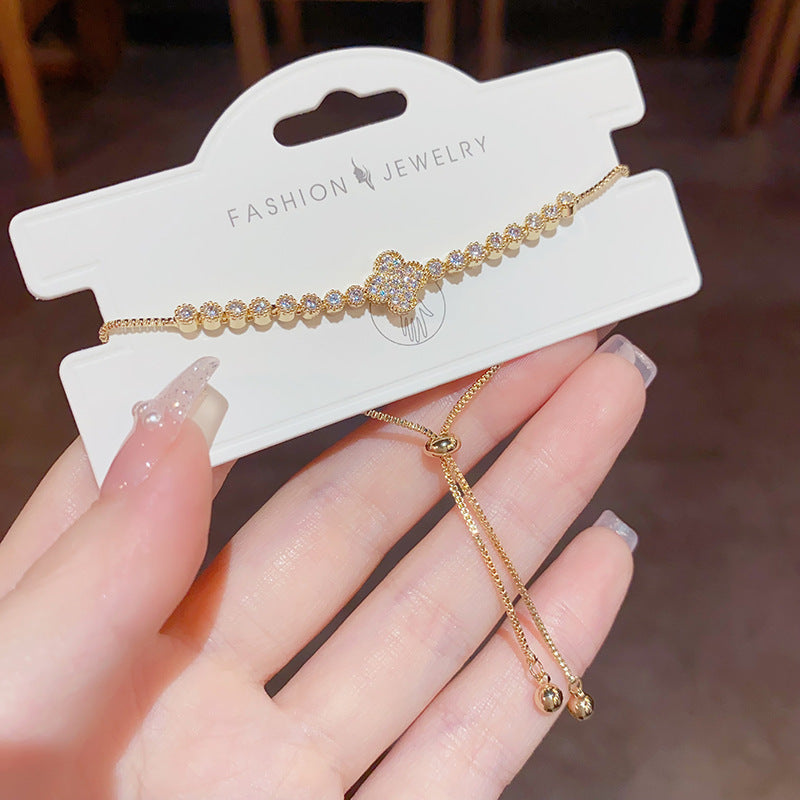 Pulsera de cuatro hojas de zirconia brillante: diseño minimalista y elegante, perfecta para cualquier ocasión