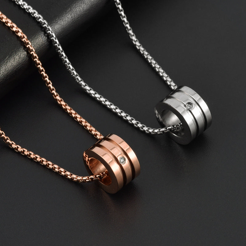 Cadena unisex acero inoxidable con dije geométrico – estilo ingeniero