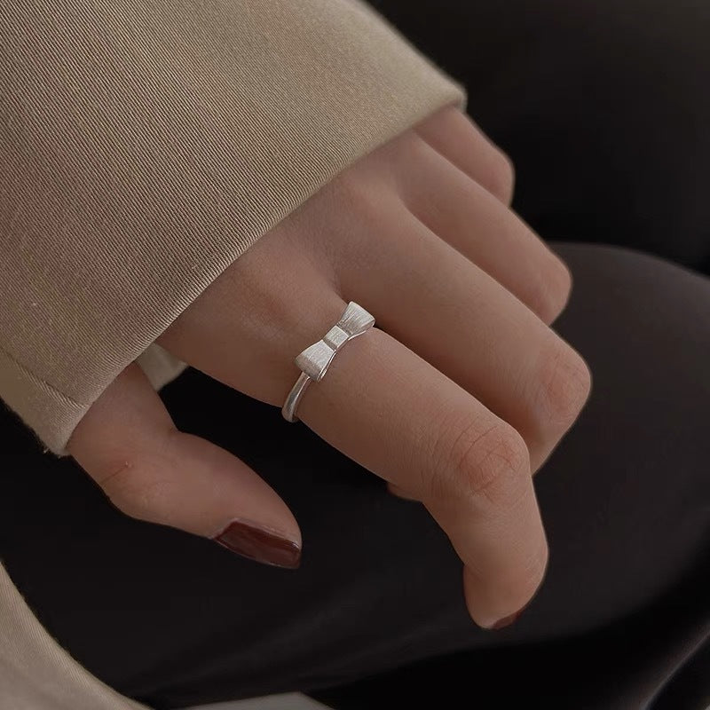 Anillo Juvenil Ajustable en Plata S925 – Estilo de Lazo para Adolescentes