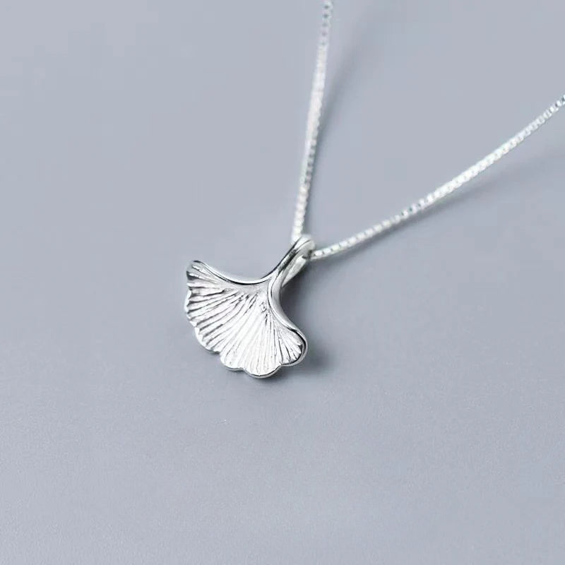 Nueva cadena de collar de hoja de ginkgo para mujer: estilo bohemio, delicada, con diseño de hoja dulce, ideal para llevar en ocasiones especiales