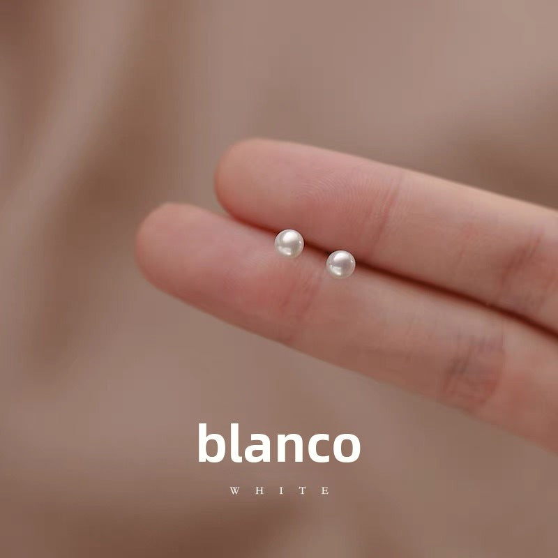 Pendientes Perla Miniatura en Plata 999 – Estilo Clásico y Elegante