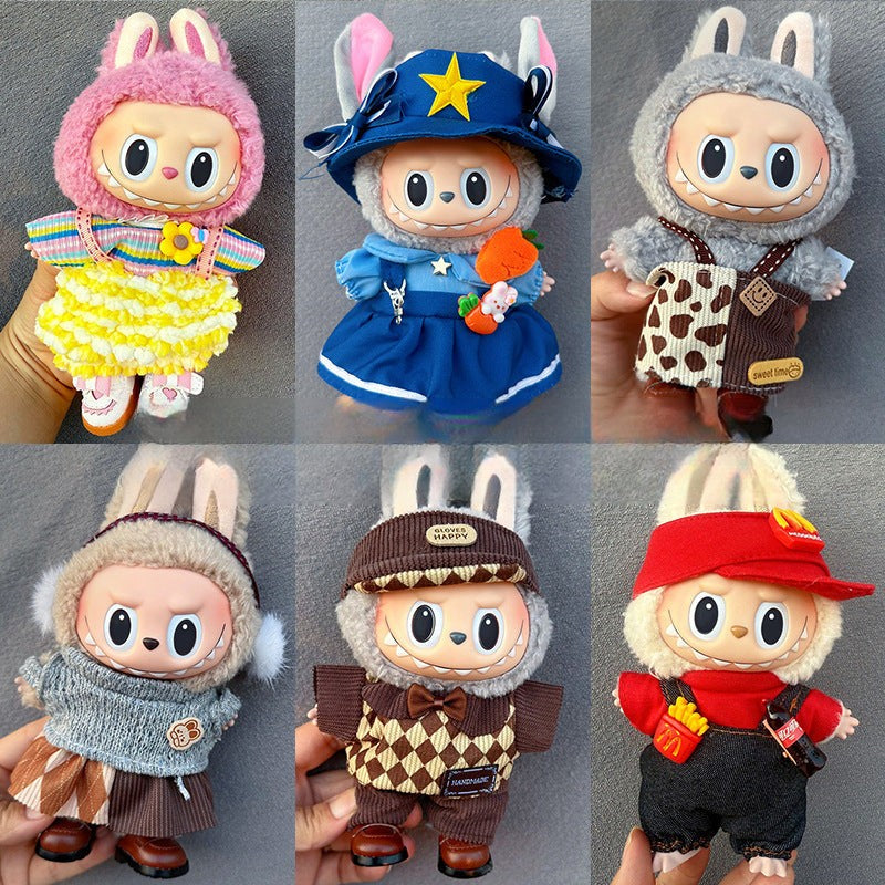 Accesorios vintage para muñeca Labubu de 17cm con trajes coloridos y temáticos, perfectos para coleccionistas de ropa retro.