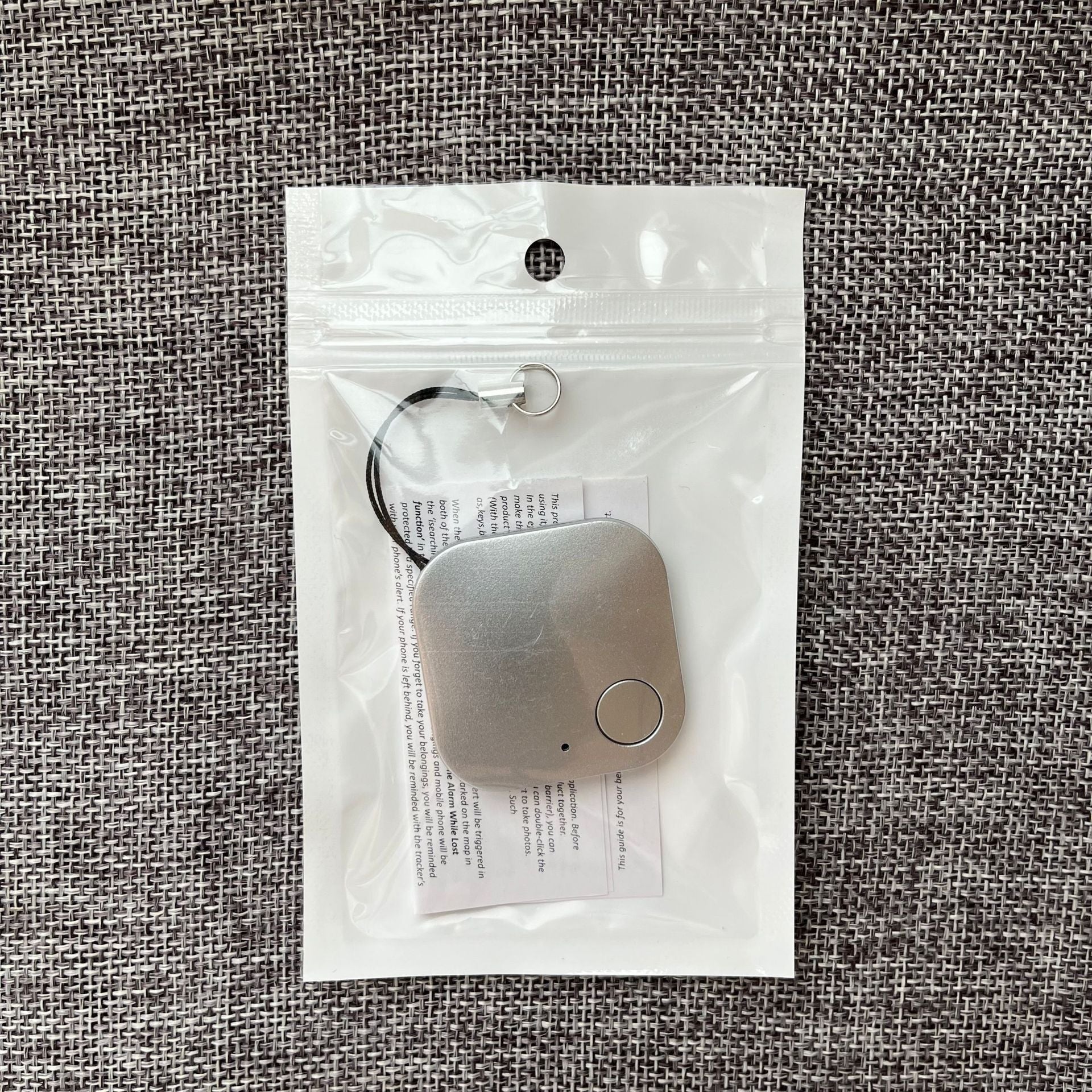 Square Bluetooth Tracker for Keys and Pets: Smart Bidirectional Alert
