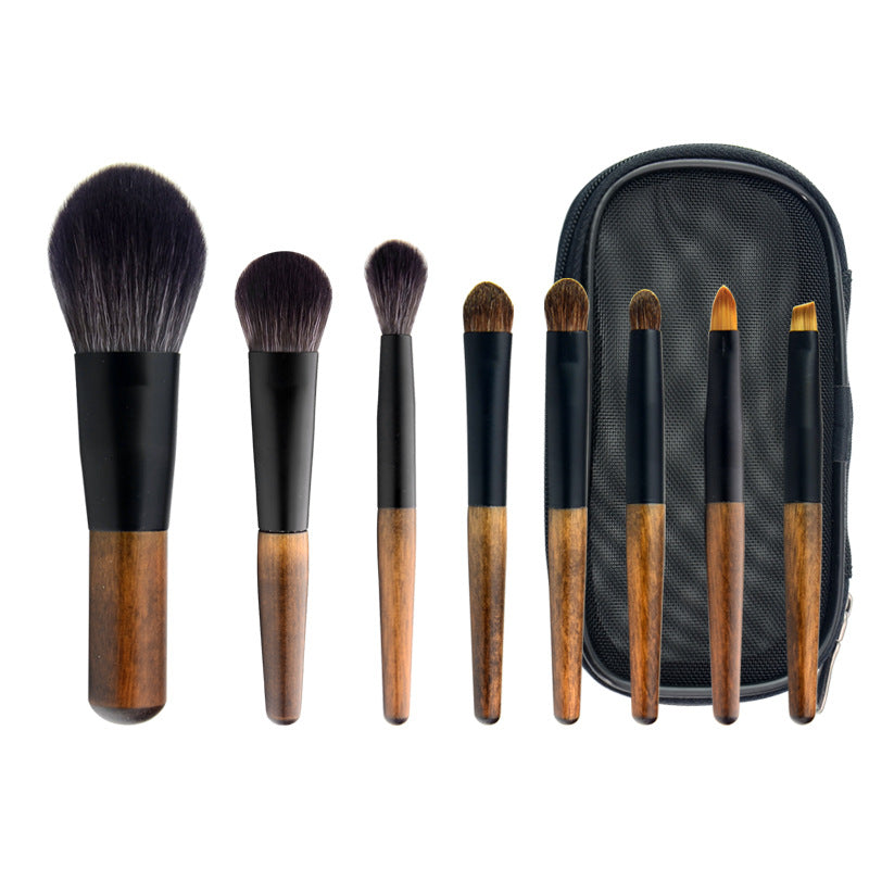 Kit de brochas de maquillaje mini portátil con pelo suave y estuche negro, incluye 8 piezas para aplicación detallada de maquillaje de ojos.