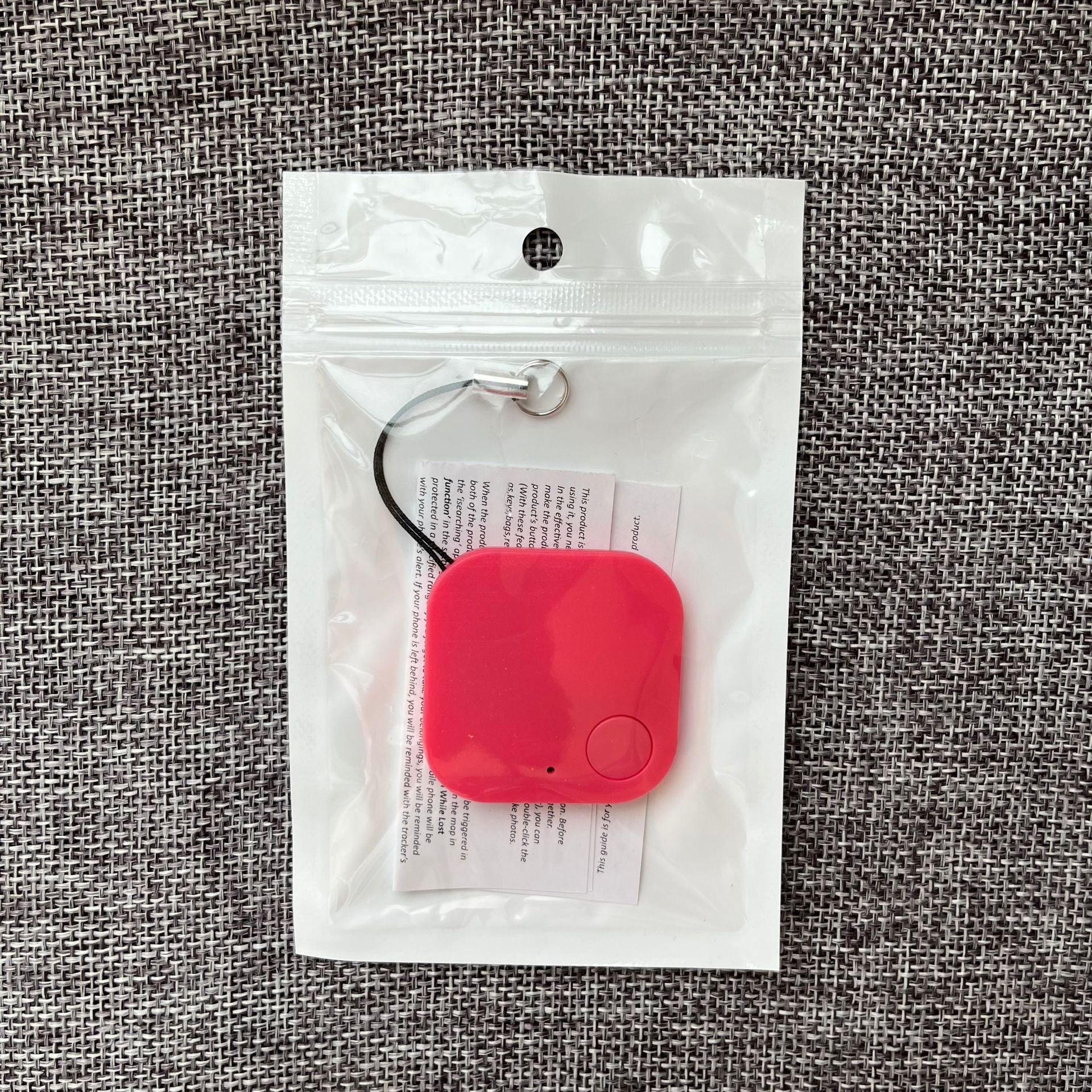 Square Bluetooth Tracker for Keys and Pets: Smart Bidirectional Alert