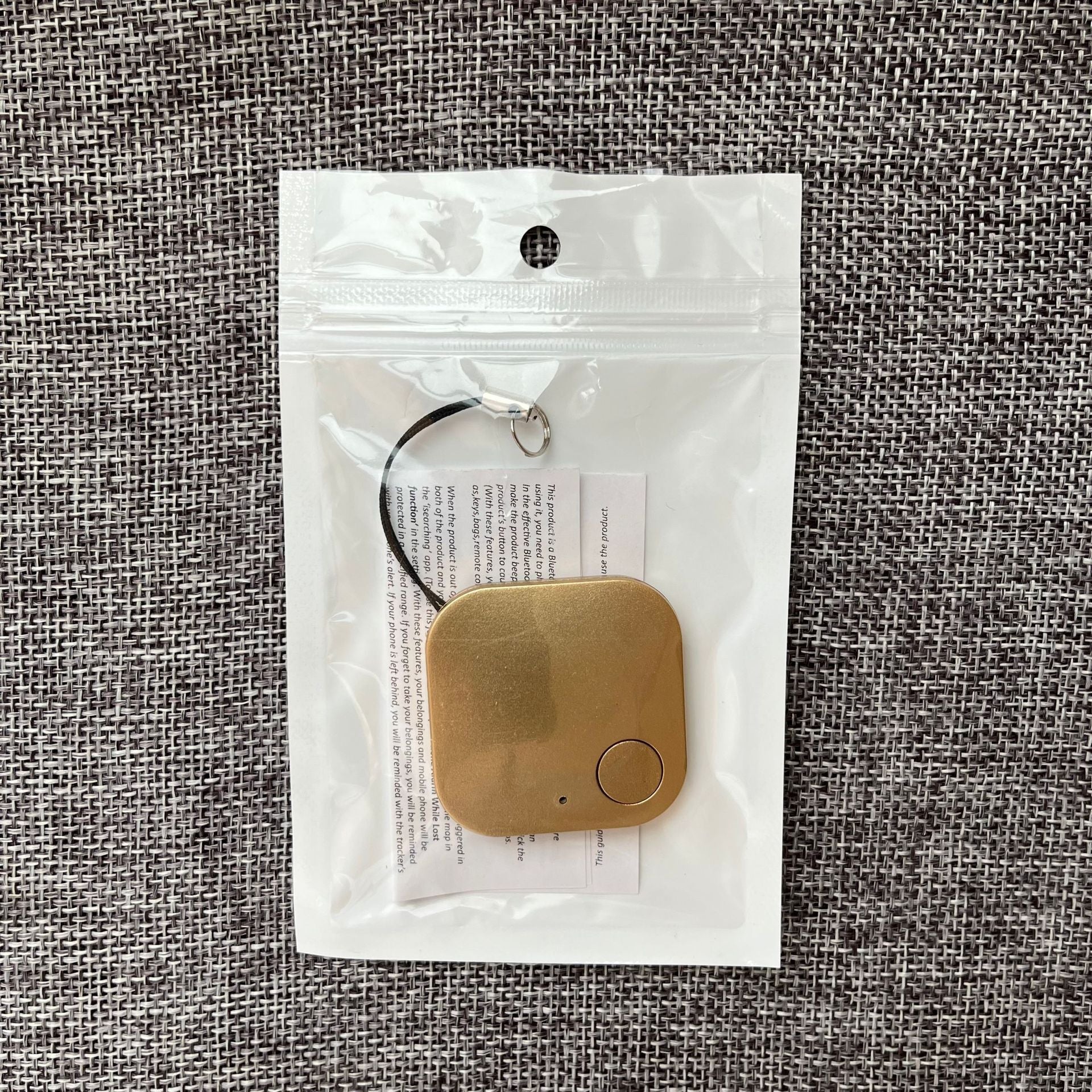 Square Bluetooth Tracker for Keys and Pets: Smart Bidirectional Alert