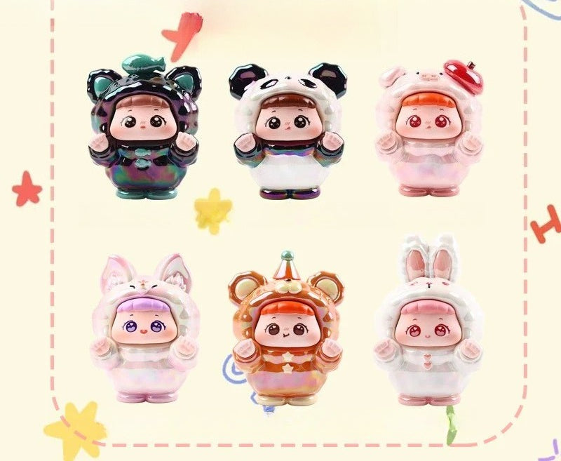 Muñeco Coleccionable Serie Pequeña Traviesa Caja Sorpresa