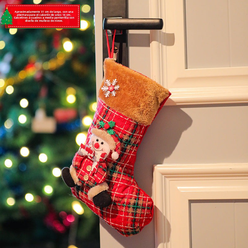 Decoraciones Navideñas: Calcetines de Santa, Bolsas de Regalo, Niño y Muñeco de Nieve