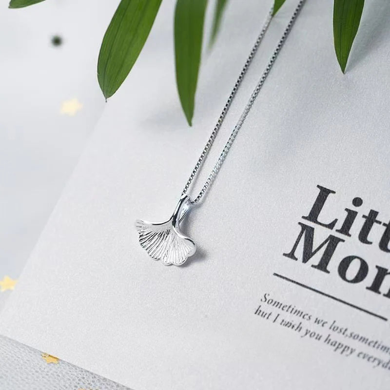 Nueva cadena de collar de hoja de ginkgo para mujer: estilo bohemio, delicada, con diseño de hoja dulce, ideal para llevar en ocasiones especiales
