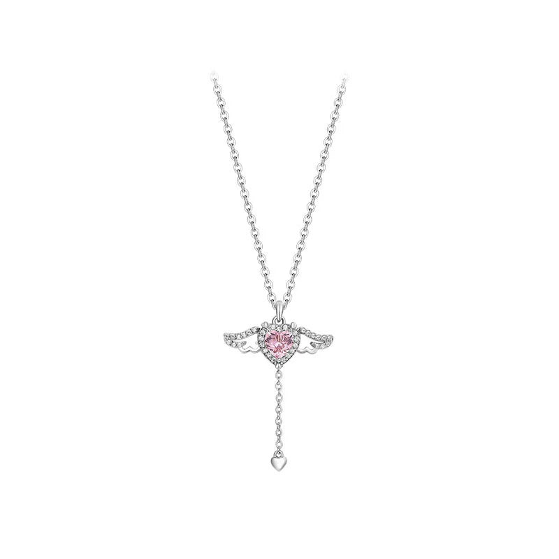 Collar de Corazón con Alas: Cadena Corta - Regalo para San Valentín