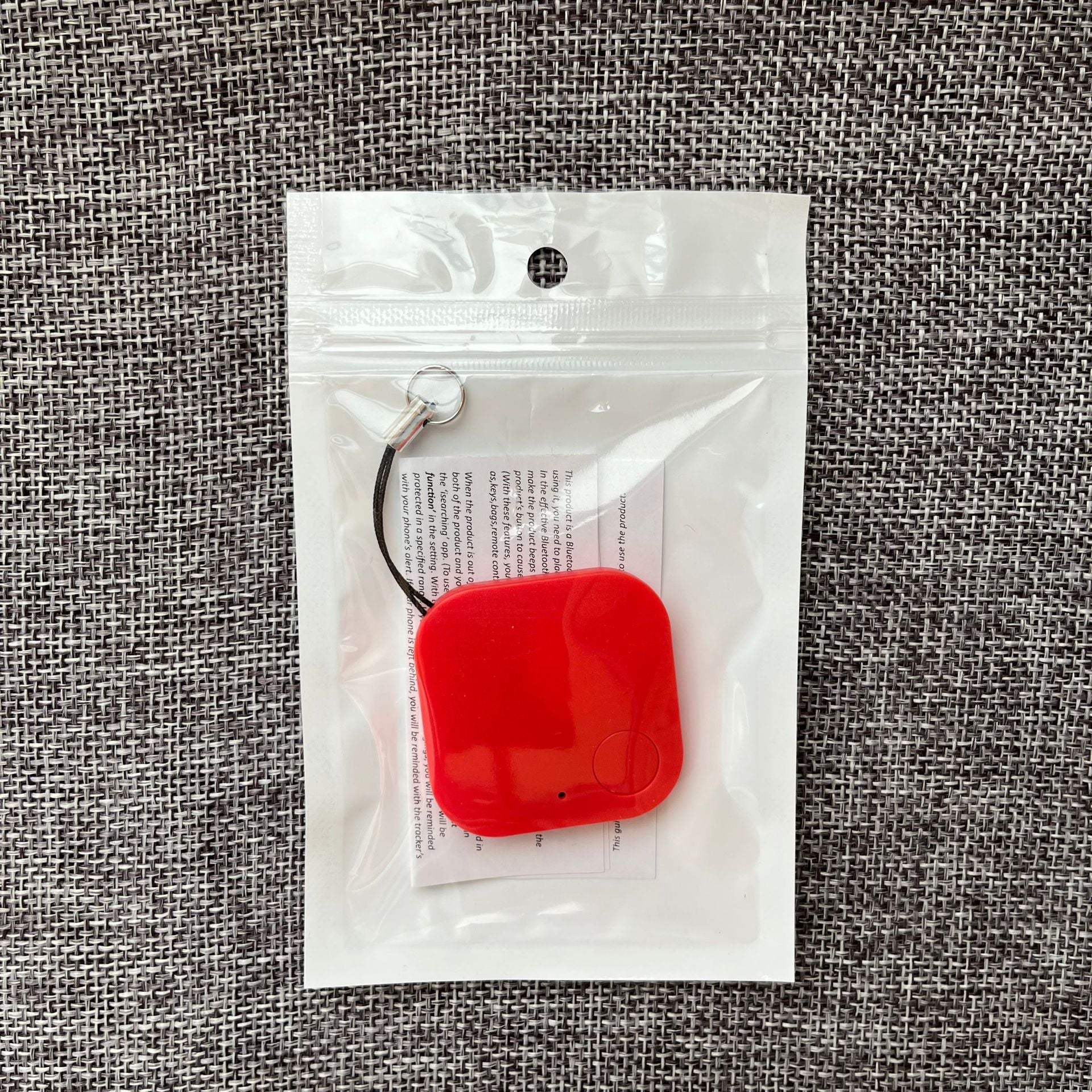 Square Bluetooth Tracker for Keys and Pets: Smart Bidirectional Alert