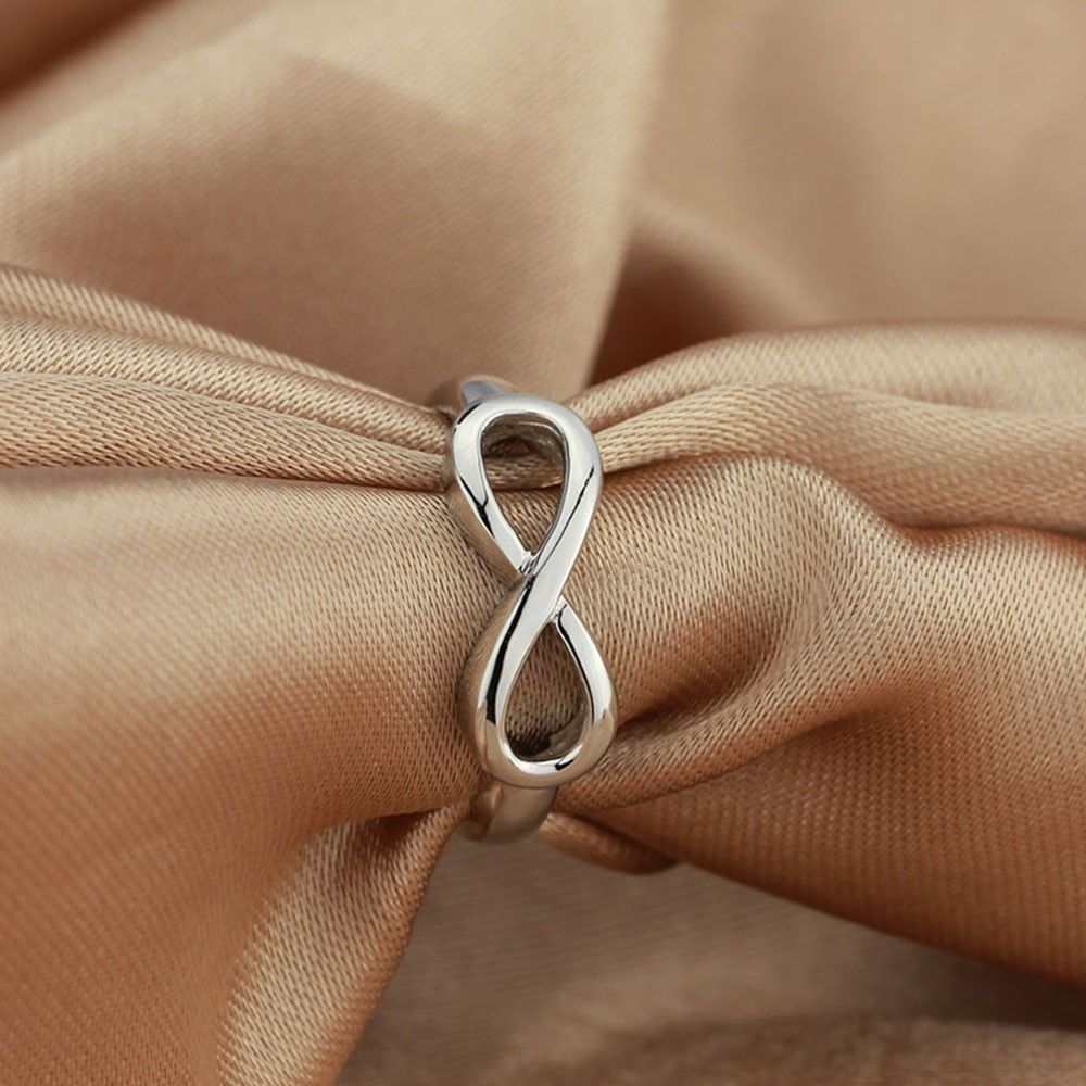 Anillo con Símbolo de Infinito – Amor Eterno, Anillo de Compromiso Minimalista
