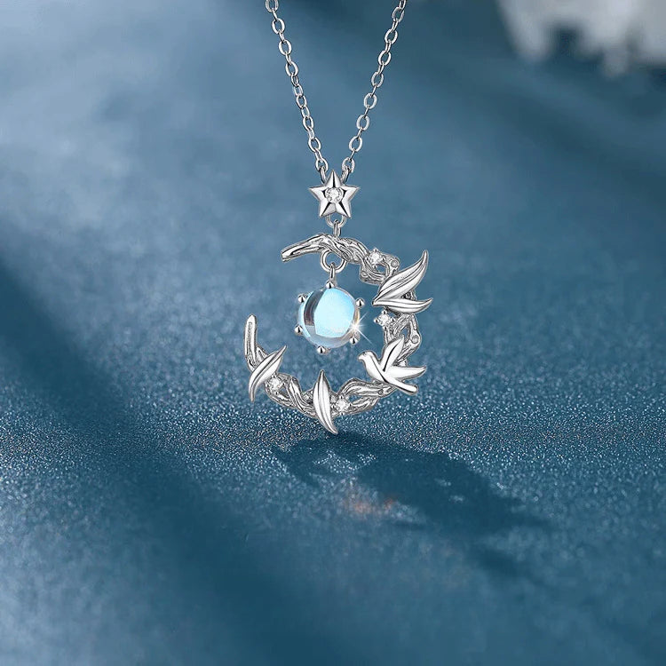 Collar con Dije Piedra de Luna decorado con Cristales: Calma y Equilibrio
